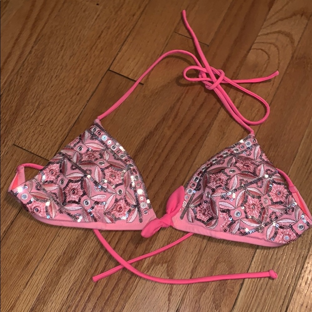 Victoria’s Secret bikini top size small